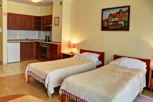 2 twin beds