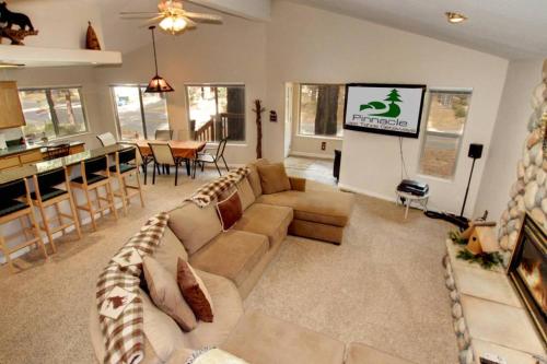 The Golden Bear Lodge - image 5