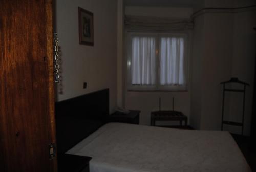 Deluxe Double Room image 7