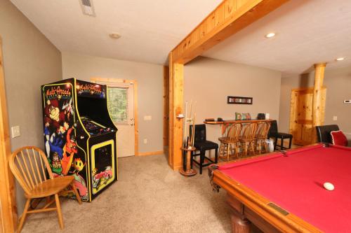 Black Bear Hideaway - image 6