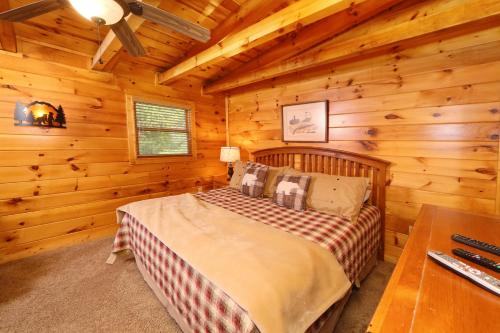 Black Bear Hideaway - image 9