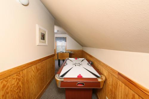 Cozy Chalet for perfect for rest and rejuvenation, Pigeon Forge (photo 4)