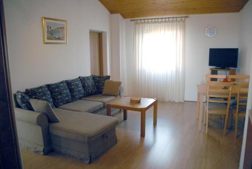 Villa Castel - Apartment - Bale