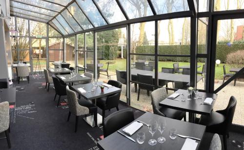 Restaurante, Paris Saint Quentin in Montigny Le Bretonneux