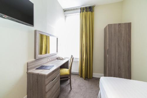 Phoenix Hotel - image 8