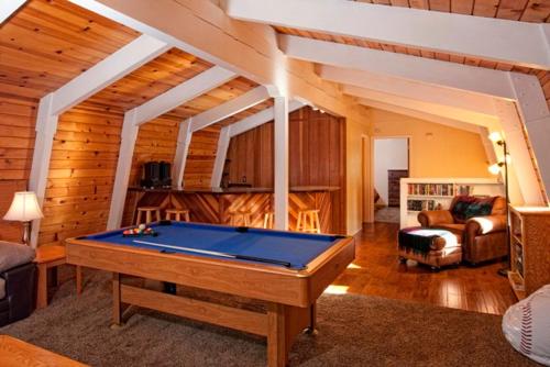 Kaley Vacation Rental Cabin - image 3