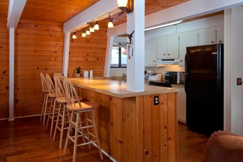 Kaley Vacation Rental Cabin - image 7