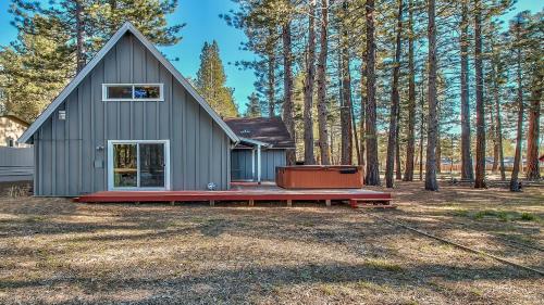 Tahoe Pines Home - main image