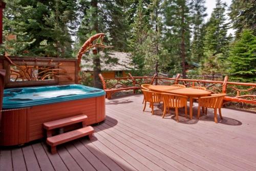Weil Luxury Vacation Cabin - main image