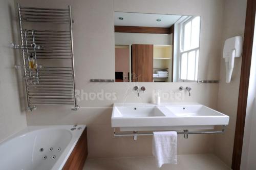 Rhodes Hotel - image 7