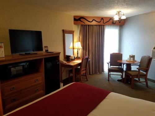 Best Western Plus Rivershore Hotel