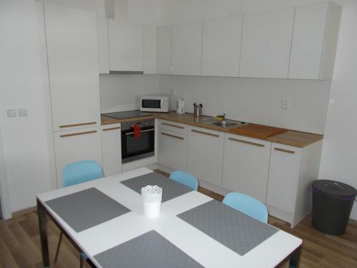 Top Wenceslas Square Apartment - image 4
