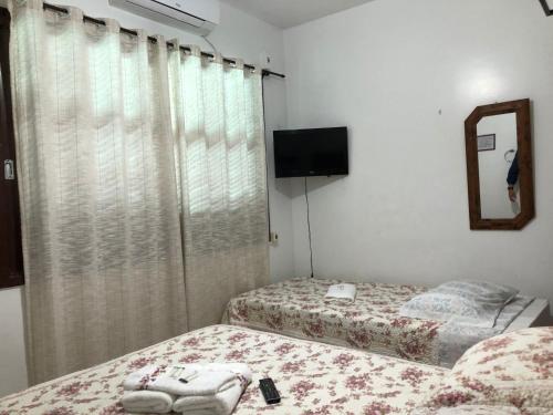 1 double bed, 1 twin bed