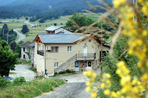 Le Calmadou - Hotel - Formiguères