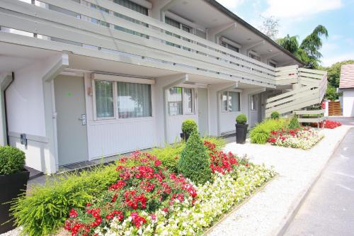 . Campanile Hotel Chantilly