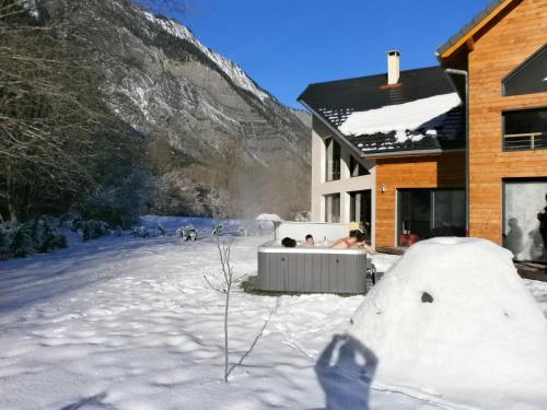 #Lemasdoisans au pied de l'Alpe d'Huez via Bourg d'Oisans le perce neige