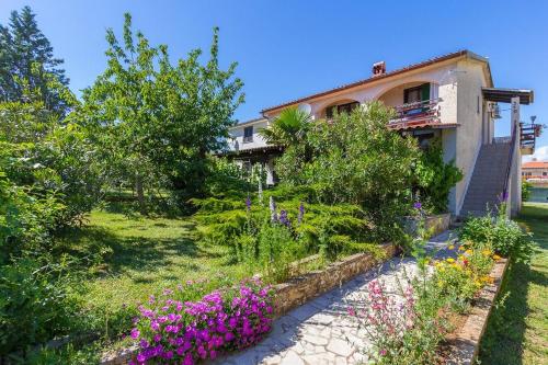  Apartment Sklempe in Pomer