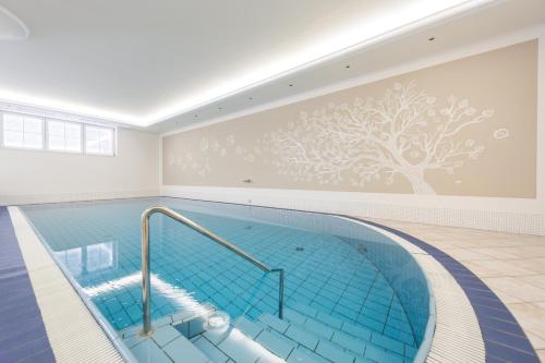 Park Hotel Bellevue - image 4