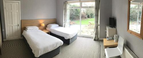 Haymills Guesthouse - image 4