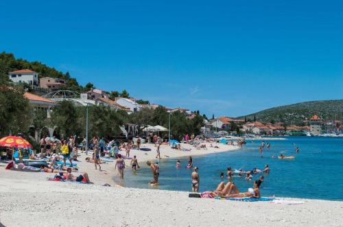  Apartments Ivana-Gustirna in Gustirna