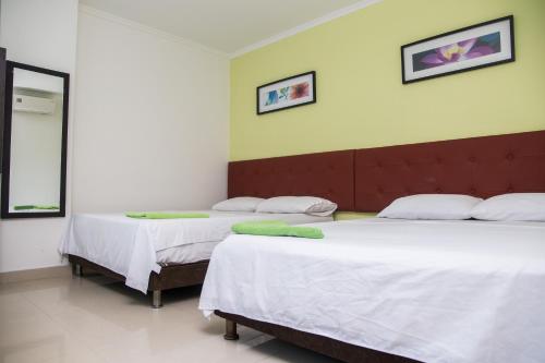 Standard Triple Room image 5