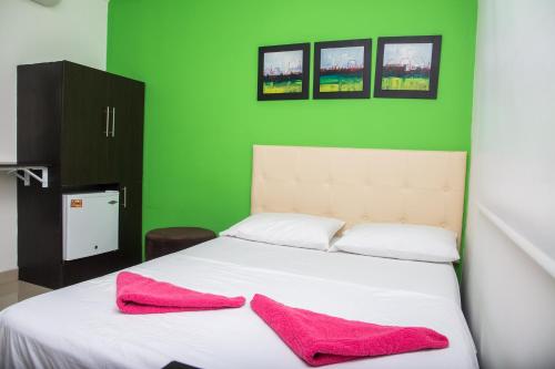 Standard Double Room image 5