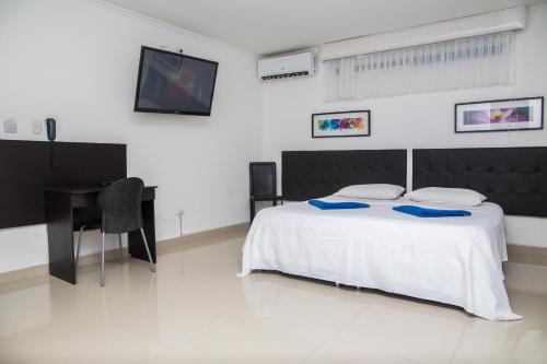 Standard Double Room image 8