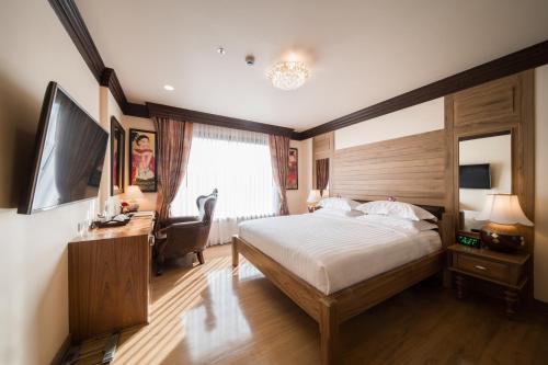 room detail thumbnail 1