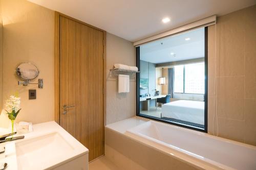 room detail thumbnail 2