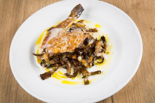 Étterem, Le Relais Délys (Le Relais Delys) in Saint-Rémy-sur-Durolle