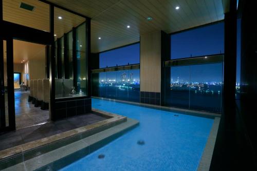 Open air bath, The Singulari Hotel & Skyspa at Universal Studios Japan near Osaka Takoyaki Museum