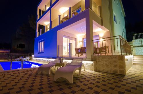 Luxury Villa Star Lights Trogir - heated pool, hot tub, gym, billiard