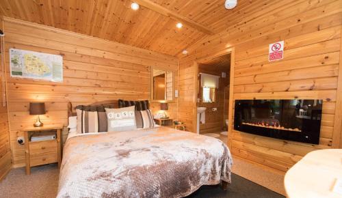 Cypress Log Cabins Accommodation