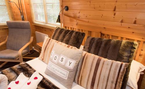 Cypress Log Cabins Accommodation