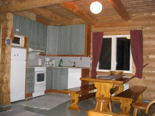 Kitchen, Makitorppa in Varpaisjärvi