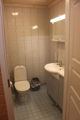 Bathroom, Kuusitorppa in Varpaisjärvi
