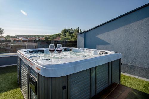 Deluxe new apartments - few steps from the beach - luxury holiday with style - by TRAVELER tourist agency Krk 3