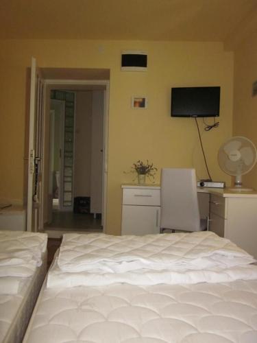 Rooms with WiFi Selce, Crikvenica - 14556, Selce (Foto 8)