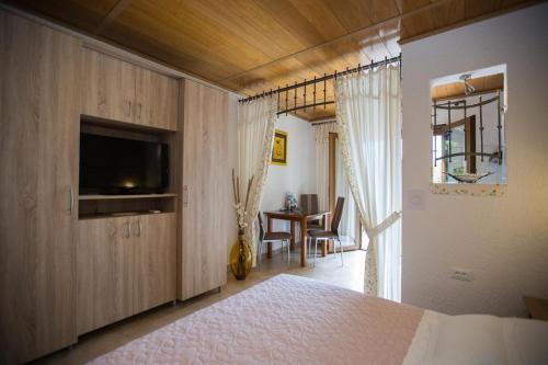 Studio with Terrace room in Apartments with a parking space Opatija - 14562