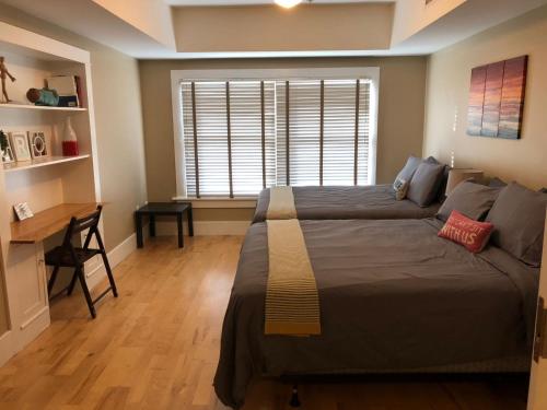 

The Hollywood Style Apartment