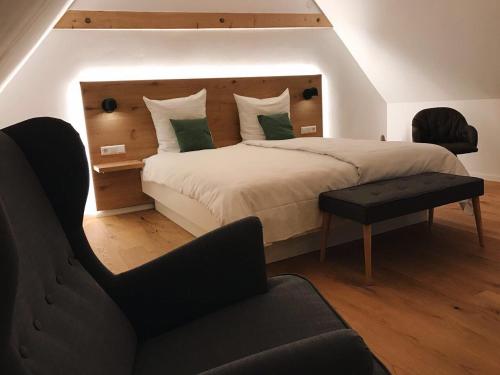 Hotel Am Markt 6.2km von Freudental entfernt