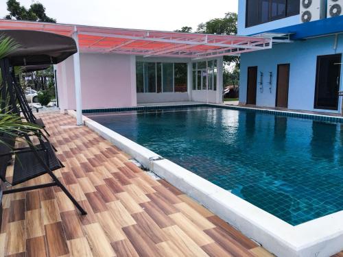 Swimming pool, Menam Resort in Bang Len