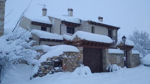 Casas de la Fuente - Accommodation - Brieva