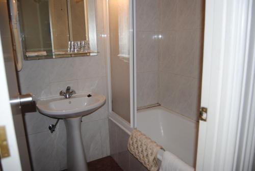 Triple Room image 6