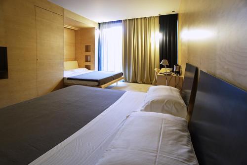 2 queen beds