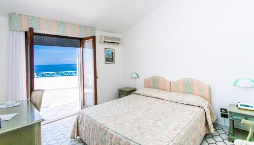 Double Room with Balcony and Sea View