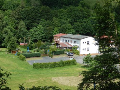 B&B Schalkau - Hotel und Gasthof "Sonneneck" - Bed and Breakfast Schalkau