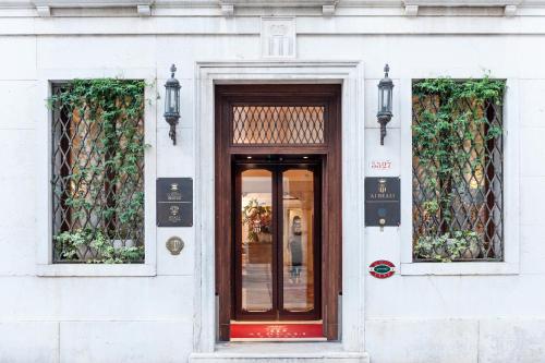 Hotel Ai Reali - Small Luxury Hotels of the World - image 14