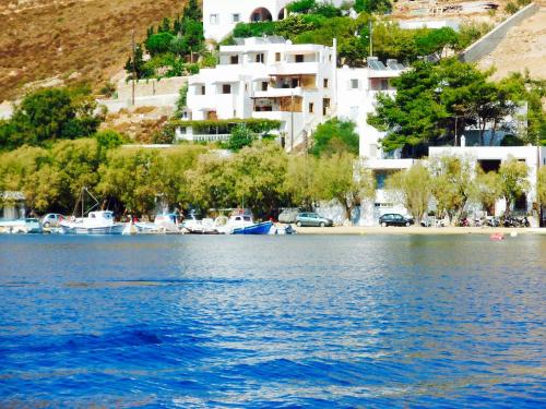 Alexandros Hotel 5