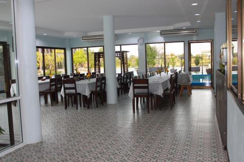 Restaurant, Menam Resort near KFC Lotus Banglen